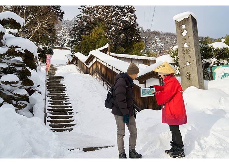 A heartfelt thank you to our guide for braving the cold with us!
