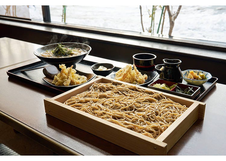 Ita soba and squid-leg tempura soba