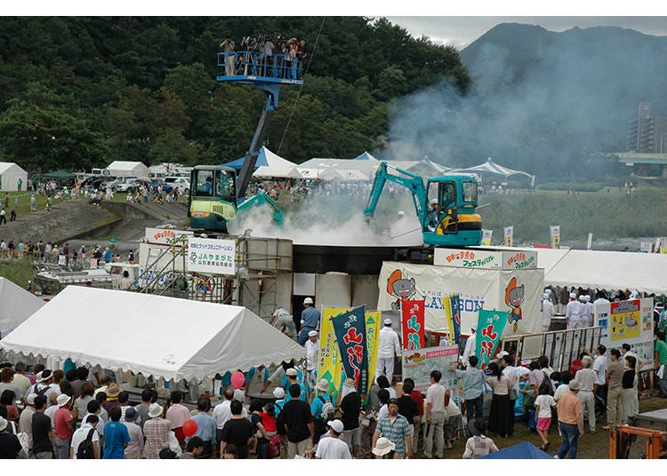 日本一の芋煮会フェスティバルの様子（写真提供：山形県広報広聴推進課）