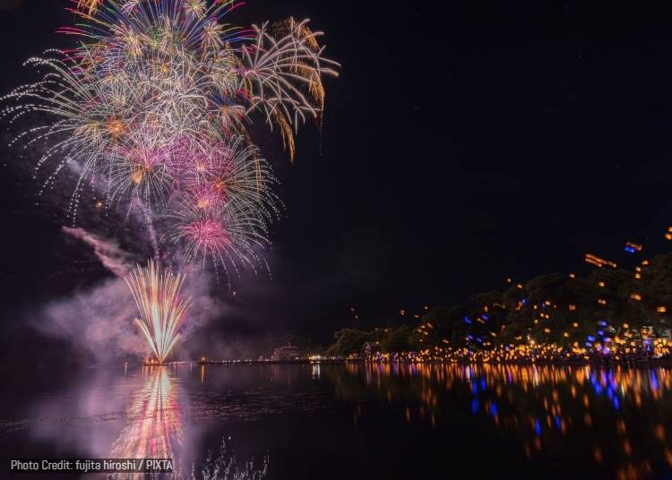 What to Expect: A Lakeside Evening of Light, Water, and Sound