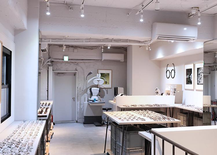 2위. Oh My Glasses Tokyo Shinjuku East Exit store