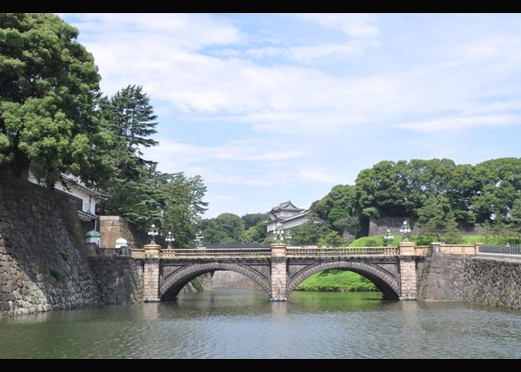 10.Nijubashi Bridge