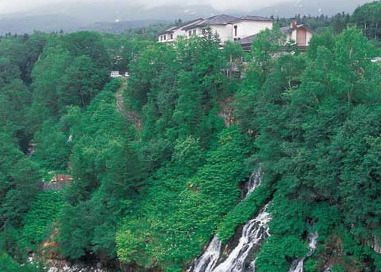 10.Shirahige Waterfalls