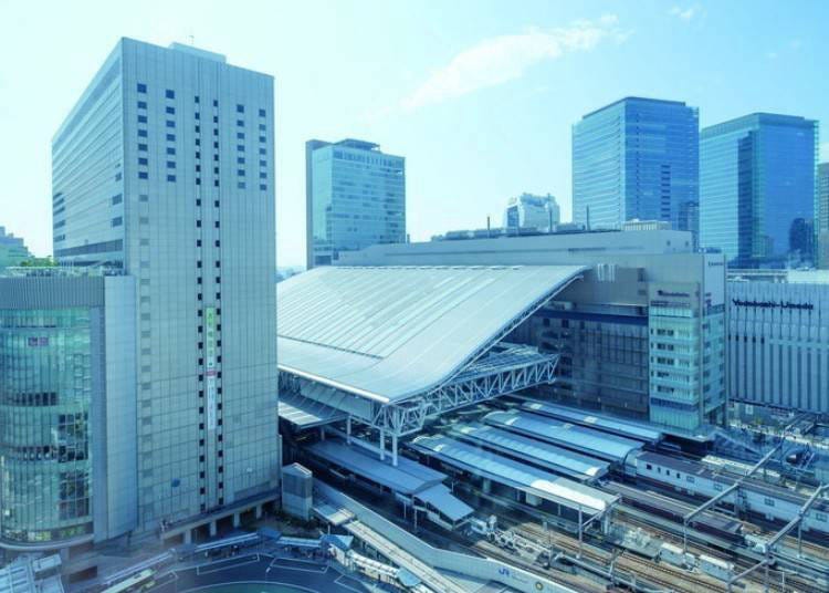 10위 오사카 스테이션 시티: JR 오사카 역과 특급 접근성을 자랑하는 쇼핑몰