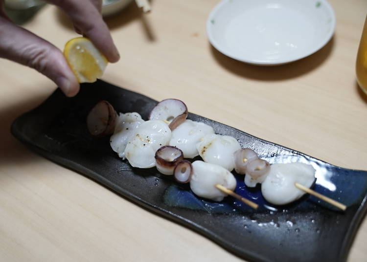 Raw octopus served up in Tsukuriya yatai