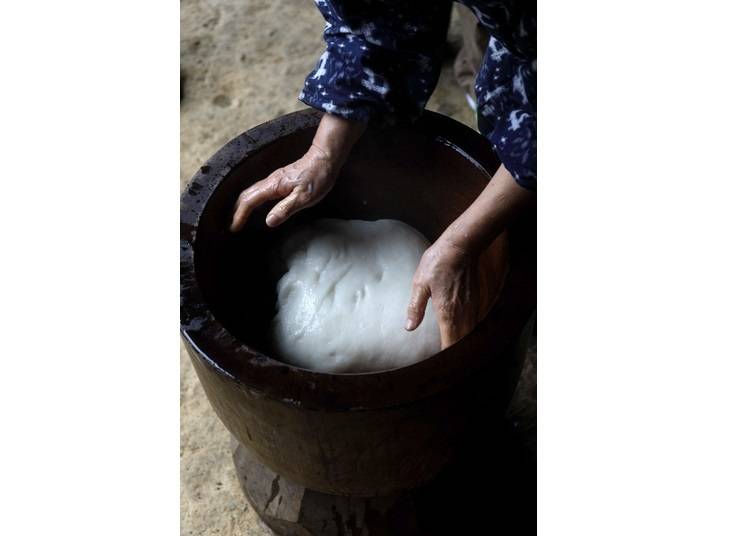 Living dangerously - maburitto handle the rice