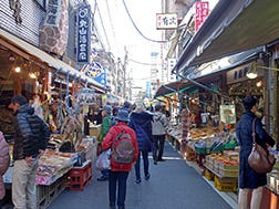 Kawasan dalam dan luar Tsukiji