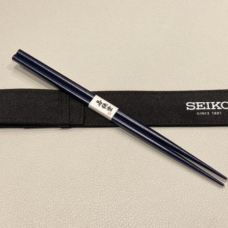 해외의 손님에게 SEIKO의 시계를 구입으로 SEIKO 오리지널 젓가락을 선물!
