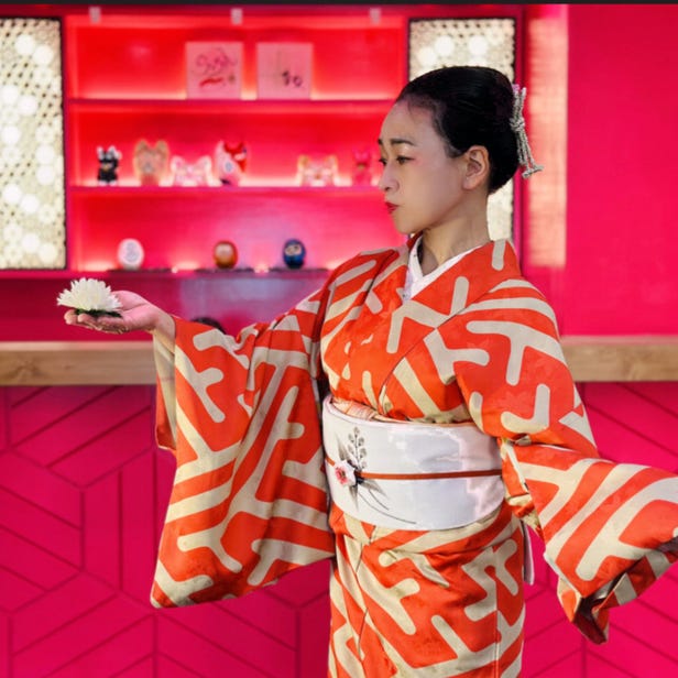 “Nihon-buyō” - Japanese Traditional Dance Experience & Kimono Dressing
