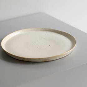 中里健太 個展 “PLAIN FORMS”