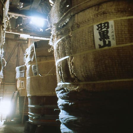 Kamenoi Original"  145 years in business, focusing on making wooden vats  Vinegar brewing brewery special tour