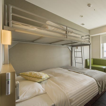 Double bed & single loft bedroom