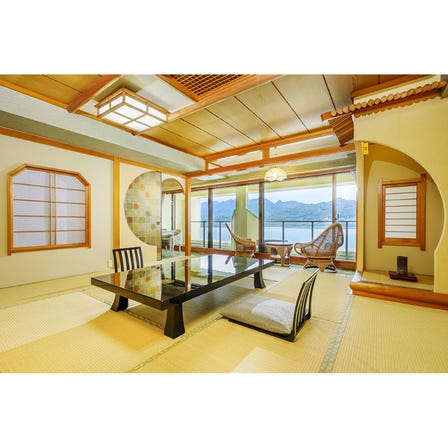 Japanese-style room 10 Tatami<br />
(Ocean View)