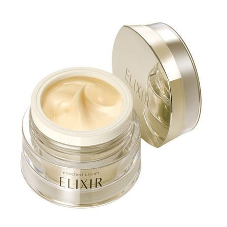 A dense beauty cream that supports your facial expression with a firmness
Filled with plenty of deep moisture and firmness, for a rich look with a natural smile.