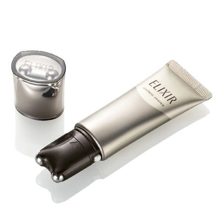 Apply the advanced beauty serum containing carefully selected ingredients to your cheeks and face line using Elixir's uniquely developed massage roller, lifting it up along the muscle lines for even more radiant skin.