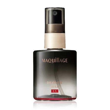 Just one spritz after applying makeup and it stays on for a long time. An impressive makeup lingering mist that moisturizes and shines while adhering to foundation and preventing foundation color from transferring to the mask.