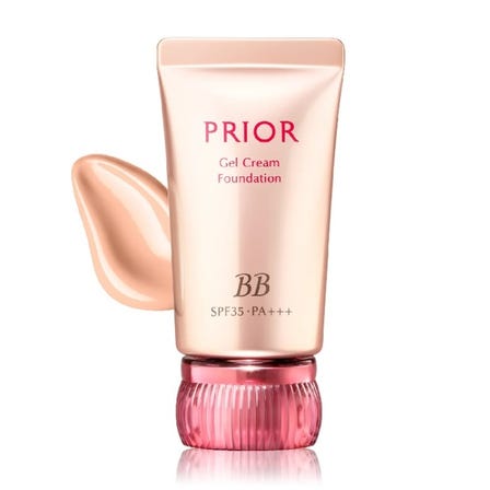 A BB foundation for adults that keeps your skin bright and beautiful all day long.
Covers signs of age with just a quick application. Beautiful finish that lasts all day. It spreads smoothly like a beauty serum and has a pleasant feeling of firmness.
