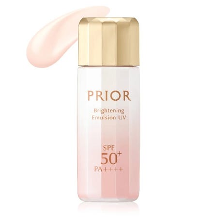 I use this after my lotion in the morning. Brightly covers signs of aging, protects your skin from UV rays, and keeps it moisturized.
Suppresses melanin production and prevents age spots and freckles.
Makes fine wrinkles caused by dryness less noticeabl