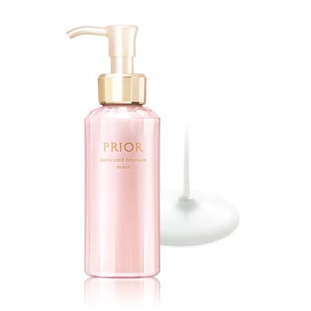 It locks in moisture to the level of a beauty oil and maintains a firm, bright, firm luster.
Makes fine wrinkles caused by dryness less noticeable.