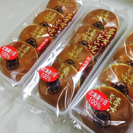 Azuki Dorayaki – 4 pieces (small pancakes filled with sweet bean paste)