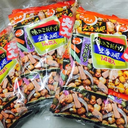 Big bag pair pack. - (It contains beans, small fish and rice crackers.)