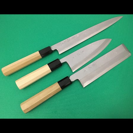 A set of 3 knives Damascus Blue No.1 steel
-Sashimi knife 24cm, Deba knife 15cm and Usuba knife 18cm-