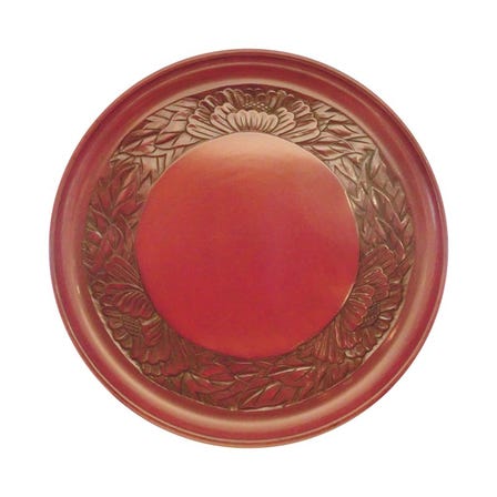 Kamakura-bori 27 cm round serving tray with peony design on rim