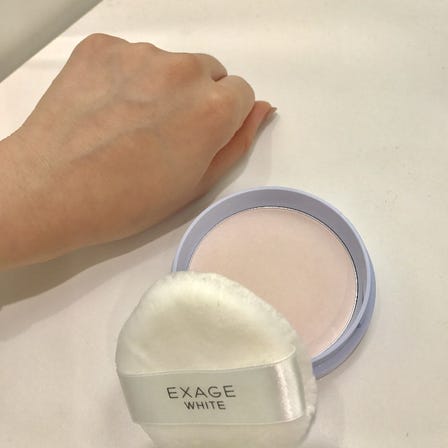 EXAGE WHITE Whitening powder powers up！

For morning finish, plus one for night skin care
Bright transparency, bare skin fine grain and beautiful white
It is a skin care powder♪♪