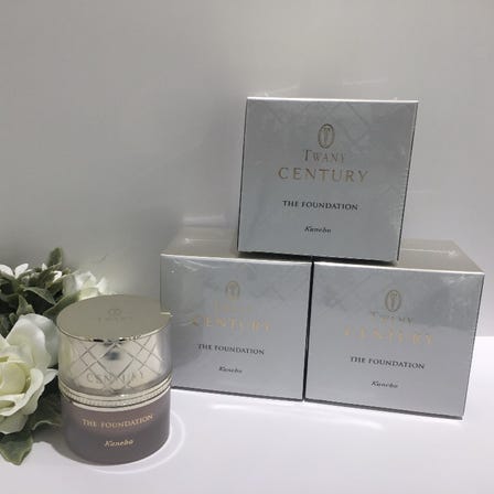 TWANY CENTURY THE FOUNDATION

Unity sense with the skin, gorgeous hari creation, bright and clear transparency
TWANY is the finest cream foundation