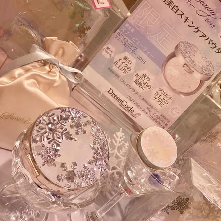 你好♪
新宿站南口，LUMINE 2 - 6 F Cosme Shop
美化露台DressCode！

SHISEIDO Snow Beauty 2018
它可以在早上和晚上使用，它是一种药用皮肤美白粉，透明度持续一整天♪♪