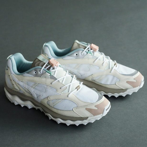 WAVE MUJIN TL / SNEAKERS
Trail shoes that hybridize the archive upper design of the 2000s with the latest sole.

#mizuno #wave_mujin # shoes #unisex #sneakers #unisex