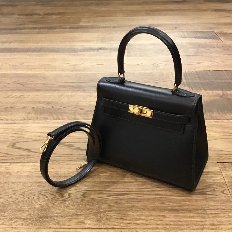 Hermès Boutique in ♡ of Tokyo on Instagram: “New In! 🤩 Gorgeous Vintage  Kelly 32 Retourne in Gold Courchevel leather with Gold hardware. 😍 A  timeless Gold Kel…