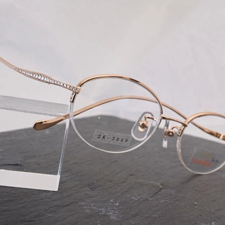 HAND: 18k gold top quality frames. "Wearable jewelry" made by a craftsman in Tokyo.