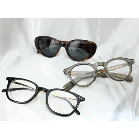 We carry eyeglasses from EYEVAN at our store, and we also have a selection of sunglasses available.<br />
<br />
#eyewear shop<br />
#eyeglasses shop<br />
#glasses shop<br />
#eyeglass