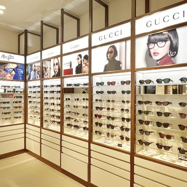 ◾️Sunglasses Collection
Hankyu Umeda Main Store, 7th Floor – Eyewear Salon
We offer a wide selection of popular brand sunglasses, including Cartier, Gucci, Maui Jim, Tiffany, Prada, Miu Miu, and Chanel.