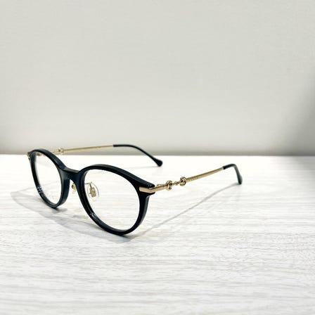 Please take this opportunity to visit us.
中文(简体字)
GUCCI 眼镜特别展
◎ 期间:10月7日(星期三)~11月3日(星期二)
◎ 地点:阪急梅田本店 7楼 眼镜沙龙
活动期间,我们将为您准备众多深受欢迎