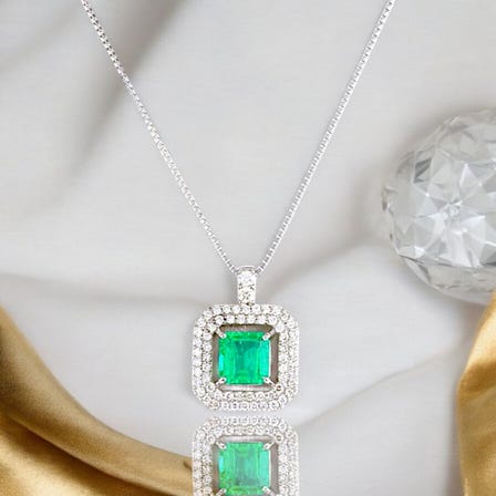 yukizaki select jewelry yukizaki select jewelry
 OTHER

 Women's Necklace
 PT950 PT850
 Emerald approx. 1.240ct
 Emerald approx. 1.240ct, Diamond approx. 0.480ct

 Inquiry Item ID: J350917