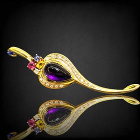 YUKIZAKI SELECT JEWELRY
 OTHER 

 New items
 Brooch
 Amethyst 0.48ct
 K18 yellow gold
 Diamond 0.1ct
 Garnet 0.8ct
 Accessories Yukizaki original box, certificate of authenticity

 Inquiry Item ID: J193853