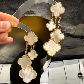 VCARD78900 Magic Alhambra 4 motif | Van Cleef & Arpels 梵克雅寶 

查詢 ID: J390324