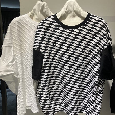 3D diagonal stripe pullover