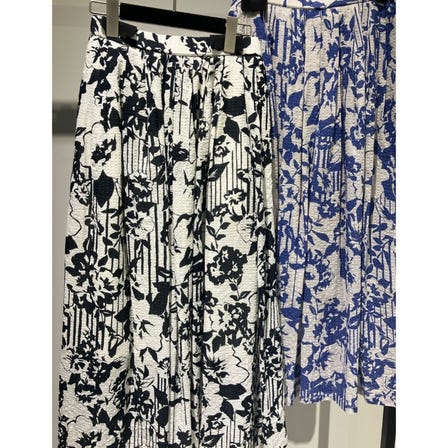 Monotone stripe ✖️ flower draped skirt