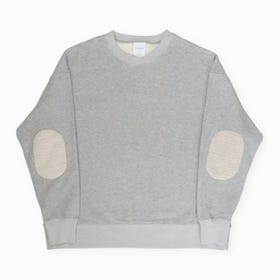 Original Sweat Elbow patch - Heather Gray

This crew neck sweatshirt features subtly accented sashiko elbow patches, offering a simple yet playful design.