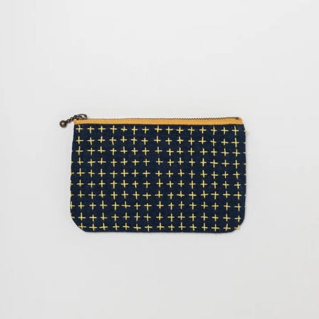 SASHIKO FABRIC wallet

A wallet featuring sashiko stitching, each with a different expression.We are particular about its compact size that fits in your hip pocket.
