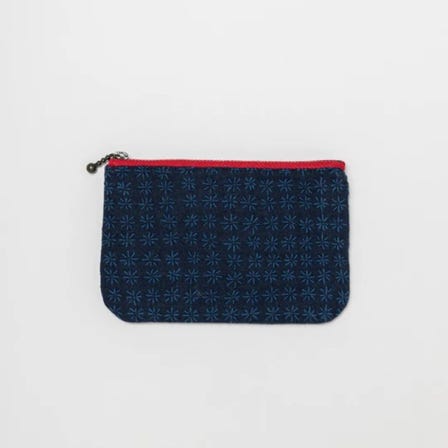 SASHIKO FABRIC wallet

A wallet featuring sashiko stitching, each with a different expression.We are particular about its compact size that fits in your hip pocket.