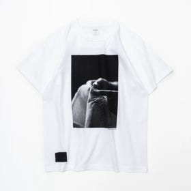 Souvenir T-shirt white

A souvenir T-shirt produced to commemorate the opening of the TERAS Harakado store.Wear sashiko designs and head out into the city.