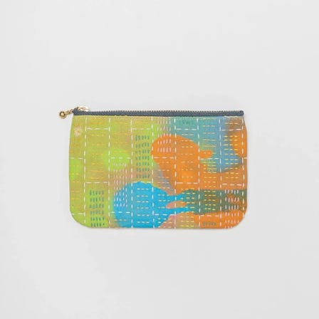 SASHIKO FABRIC wallet

A wallet featuring sashiko stitching, each with a different expression.We are particular about its compact size that fits in your hip pocket.
