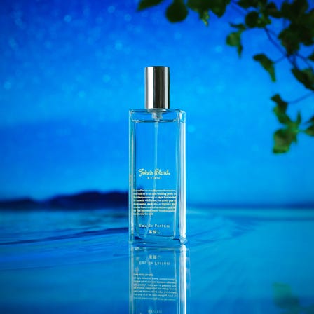 Japan has a longstanding tradition of expressing the rich beauty. of nature, the seasons, and everyday moments through haiku.At John's Blend Japan Collection, we blend fragrances inspired by "kigo"(seasonal word) used in haiku.
