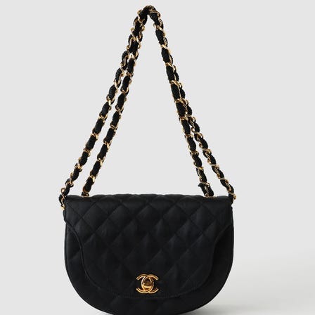 CHANEL マトラッセハーフムーンショルダー