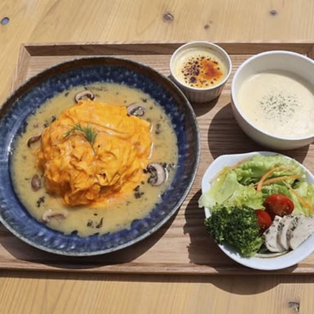 엄선한 오므라이스
​수제 화이트 소스