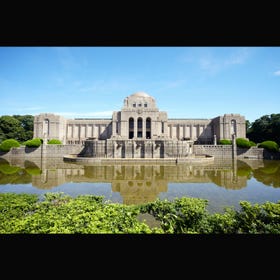 Meiji Memorial Picture Gallery